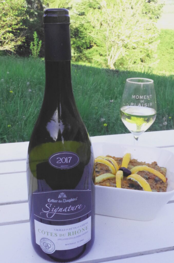 Coral lentils cooked with spices the Indian way along with a Côtes du Rhône white wine C.D.O.